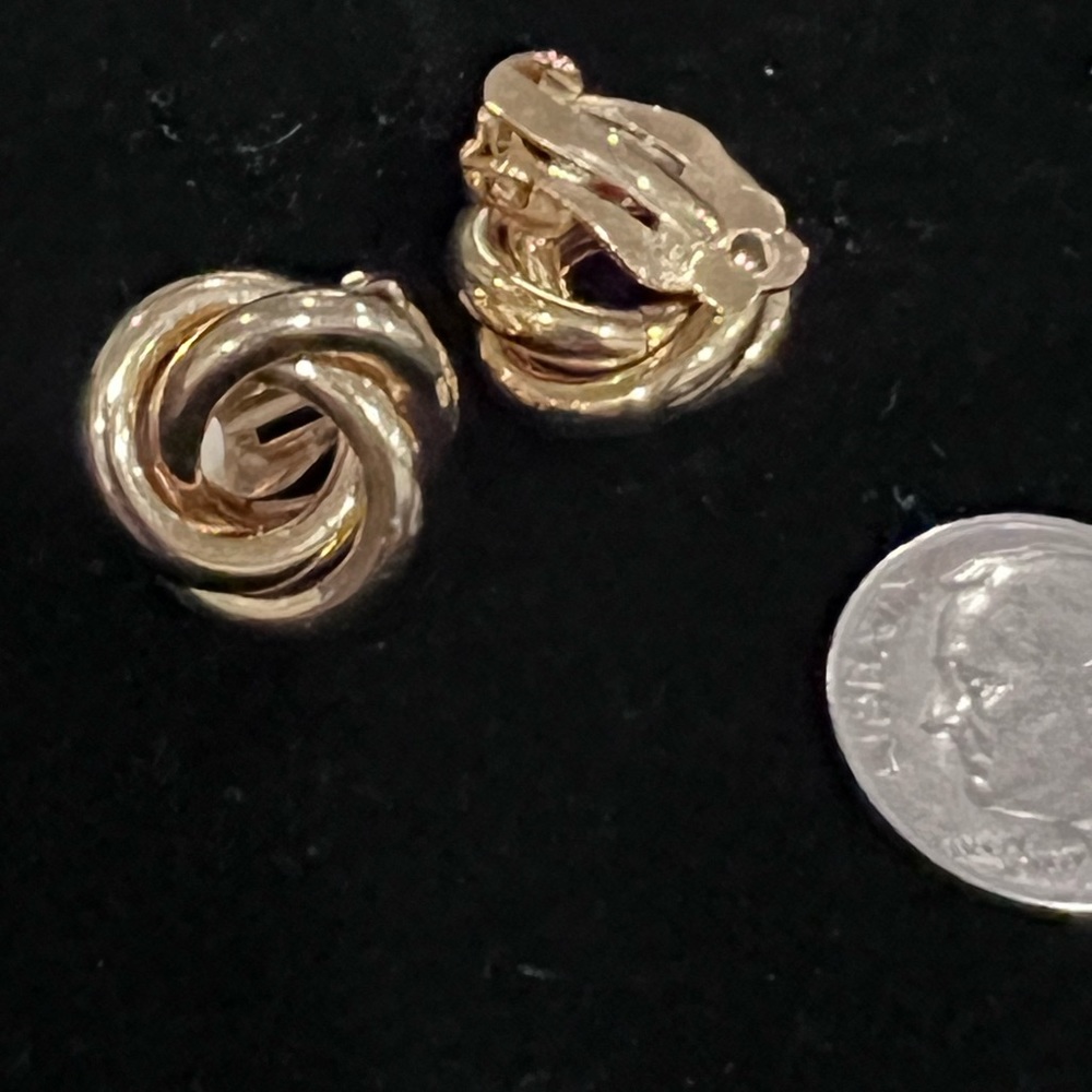 Earrings Gold Knot Clip on’s
